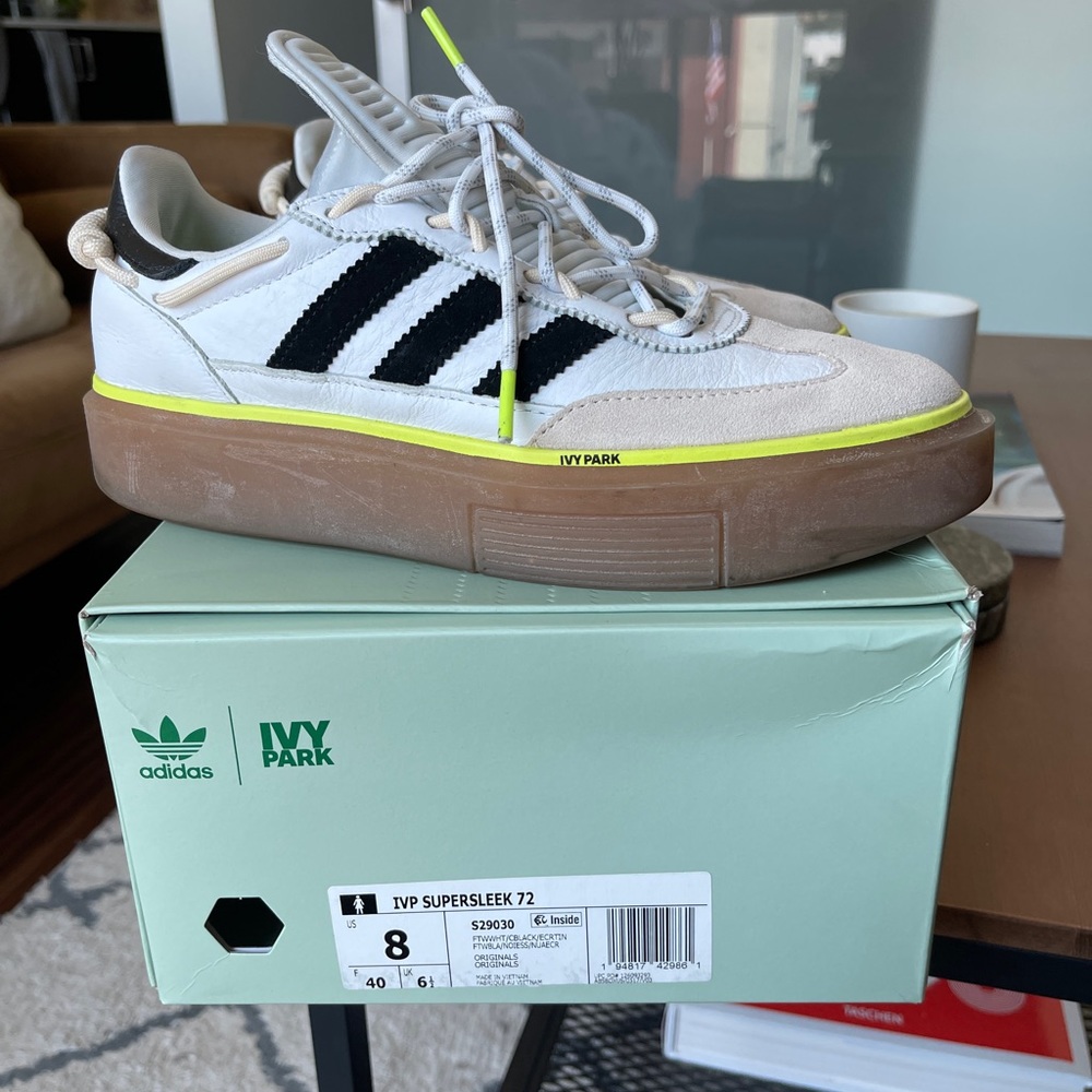 IVY Parks. Size 8